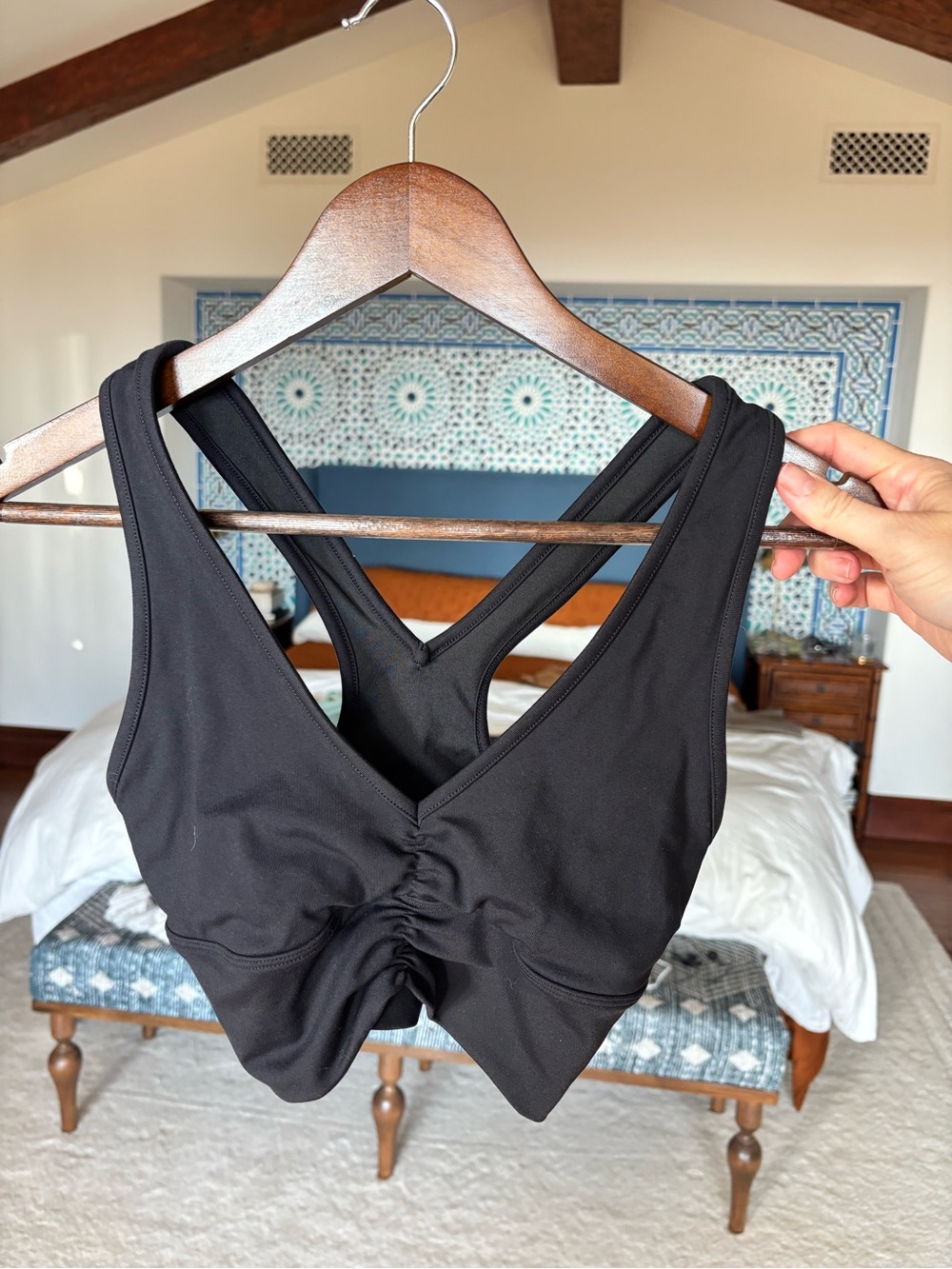 ALO Yoga Black V-Back Ruched Front Sports Bra
